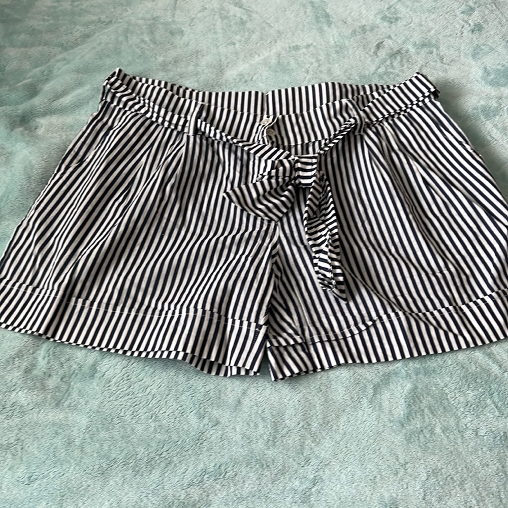 The royal standard shorts. Size 10 EUC.